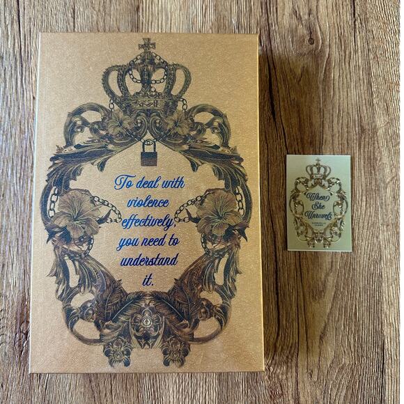 Bookish Box Signed When She Unravels By Gabrielle Sands - Picture 3 of 7